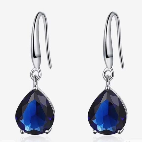 The Simple Sapphire Teardrop Drop Earrings in 925 silver - Picture 1 of 10
